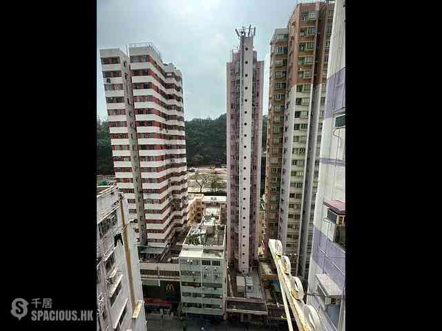 Shau Kei Wan - Ho King Building 09