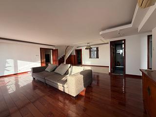 Pok Fu Lam - Baguio Villa Block 18 11