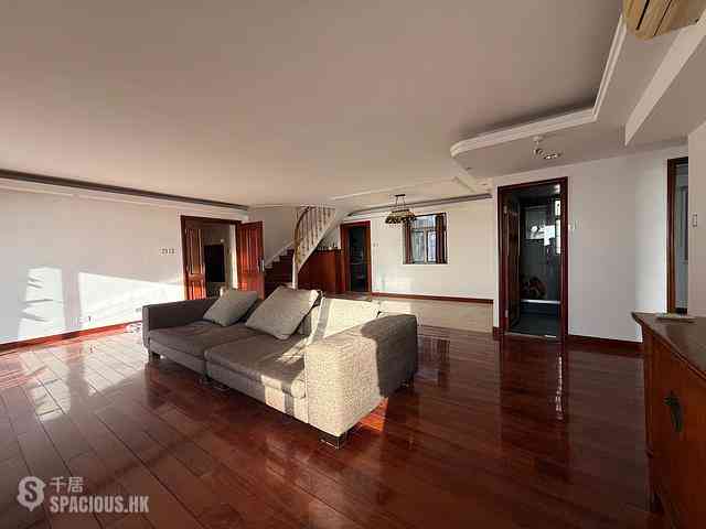 Pok Fu Lam - Baguio Villa Block 18 11