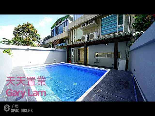 Clear Water Bay - Little Palm Villa 01