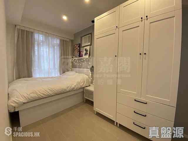 Sai Ying Pun - New Start Building 06