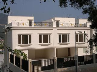 Chung Hom Kok - Magnolia (The Crown Villas) 02