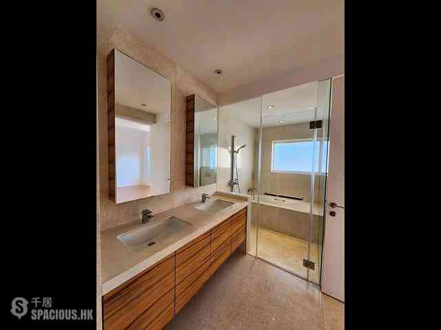 Chung Hom Kok - Magnolia (The Crown Villas) 07