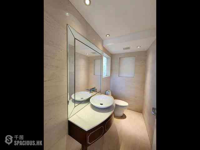Chung Hom Kok - Magnolia (The Crown Villas) 10