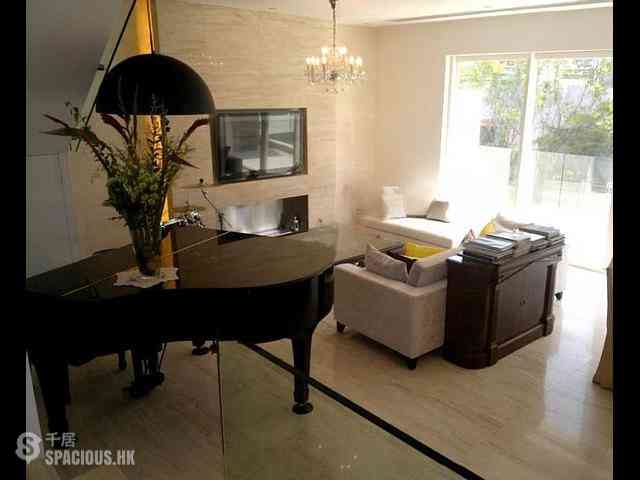 Chung Hom Kok - Magnolia (The Crown Villas) 11