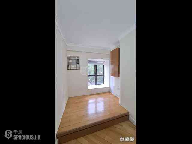 Tai Wai - Parc Royale Block 11 07