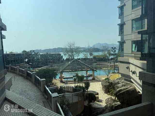 大角咀 - 浪澄湾6座 01