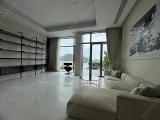 Chung Hom Kok - Scape 02