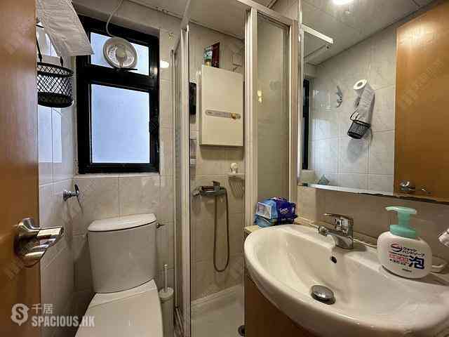 Wan Chai - 112, Johnston Road 07