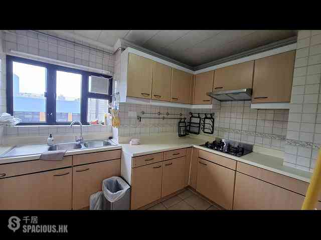 Tai Wai - Parc Royale Block 11 06