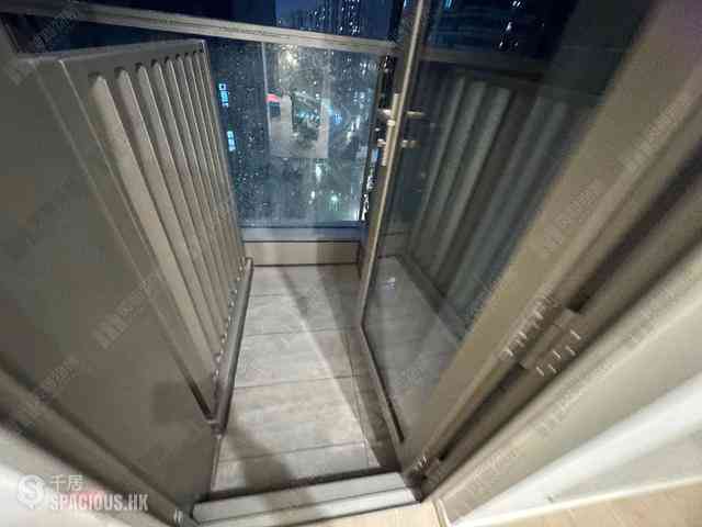 Quarry Bay - Finnie 02