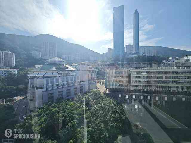 Happy Valley - The Urban Edition 01