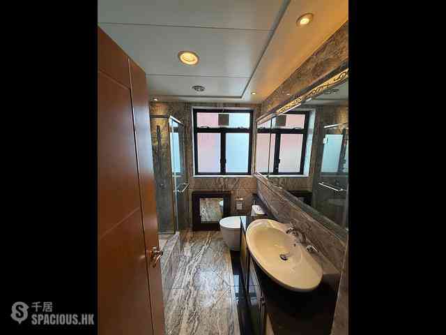 West Kowloon - The Arch Moon Tower (Block 2A) 05