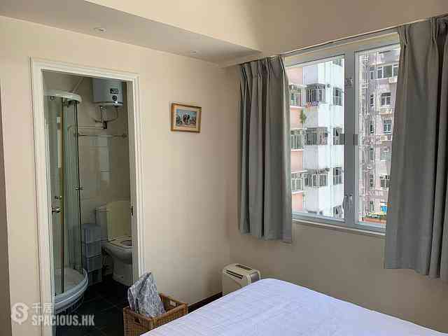 Wan Chai - Kam Tak Mansion 03