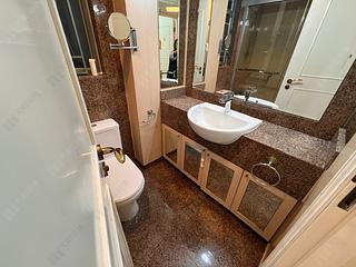 Sheung Wan - Queen's Terrace Block 3 04