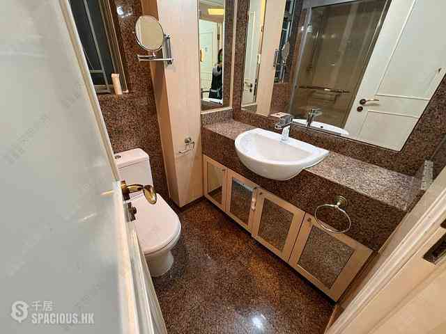 Sheung Wan - Queen's Terrace Block 3 04