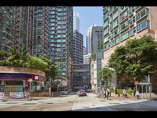 Sheung Wan - Queen's Terrace Block 3 07