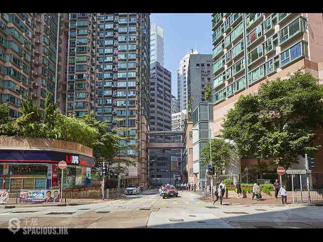 Sheung Wan - Queen's Terrace Block 3 07