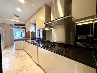 Mid Levels Central - Yukon Court 26