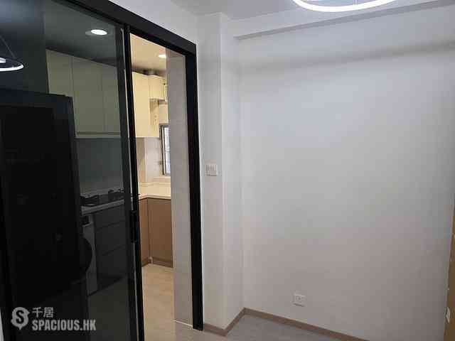 Sai Ying Pun - 1C, High Street 10