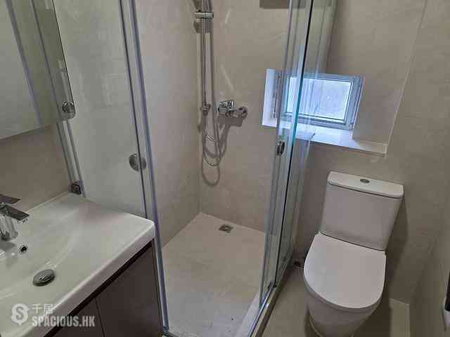 Sai Ying Pun - 1C, High Street 09