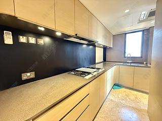Mid Levels Central - Arezzo 11