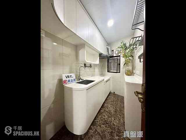 North Point - Roca Centre 02