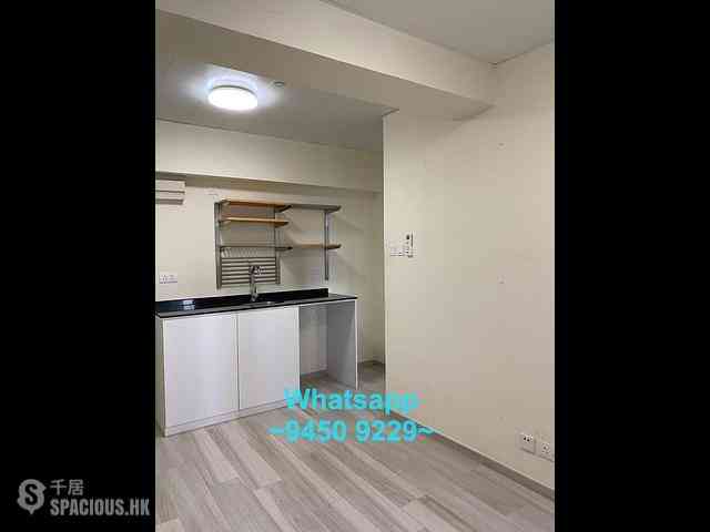 Sheung Wan - 70, Des Voeux Road West 04