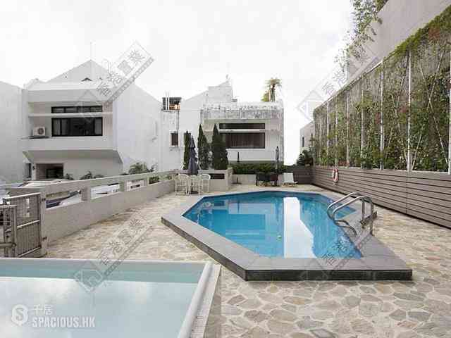 Chung Hom Kok - Coral Villas 07