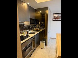 Sai Ying Pun - King's Hill 02