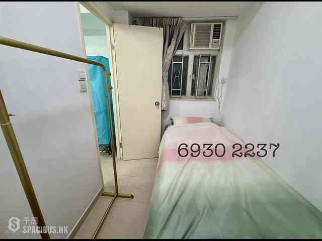 Sai Ying Pun - Kwan Yick Building 02