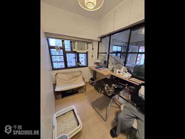 Kennedy Town - Luen On Apartments 02