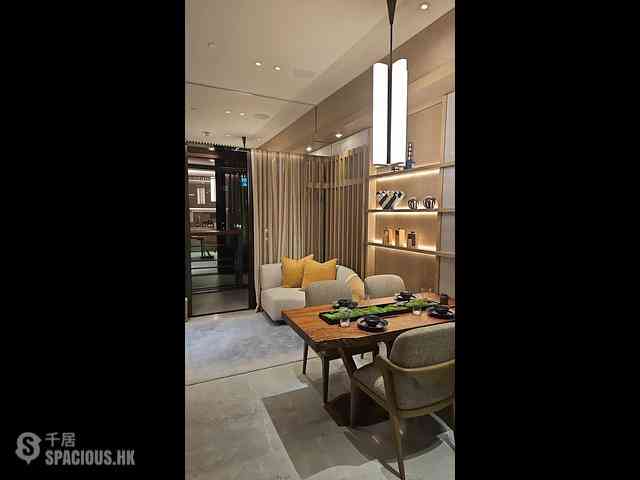 Central - Central Residence by the Park 02