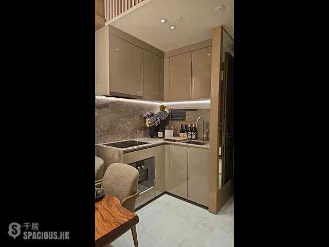 Central - Central Residence by the Park 07