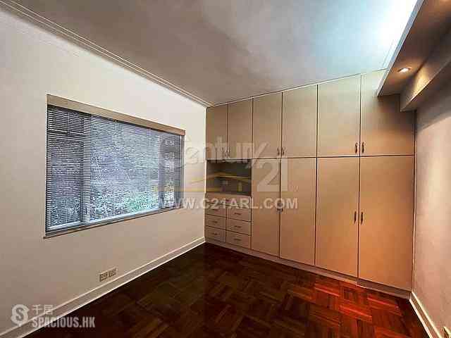 Mid Levels Central - Welsby Court 04
