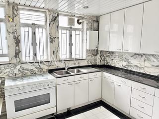 Pok Fu Lam - Four Winds Apartment 02