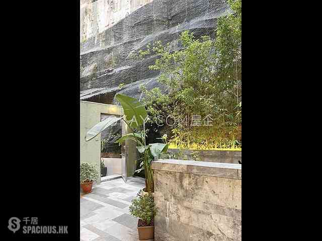 Happy Valley - Village Court 06