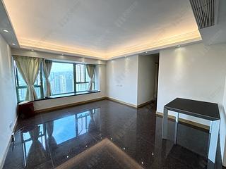 Wan Chai - Royal Court 04