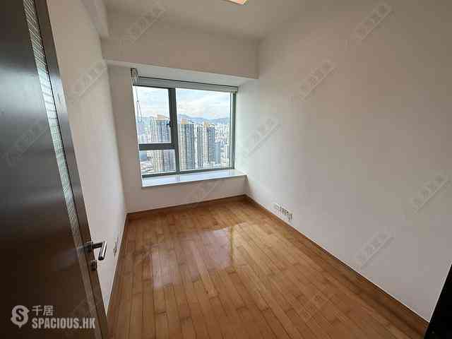 West Kowloon - The Harbourside Block 3 07