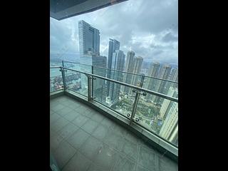 West Kowloon - The Harbourside Block 3 02