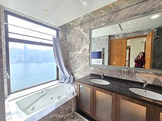 West Kowloon - The Arch Sky Tower (Block 1) 14