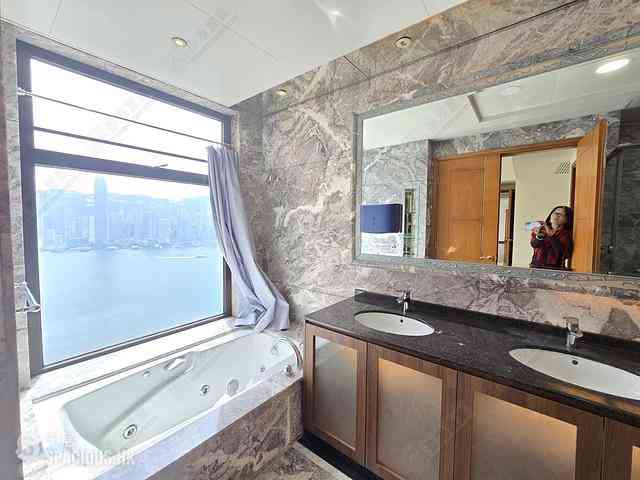West Kowloon - The Arch Sky Tower (Block 1) 14