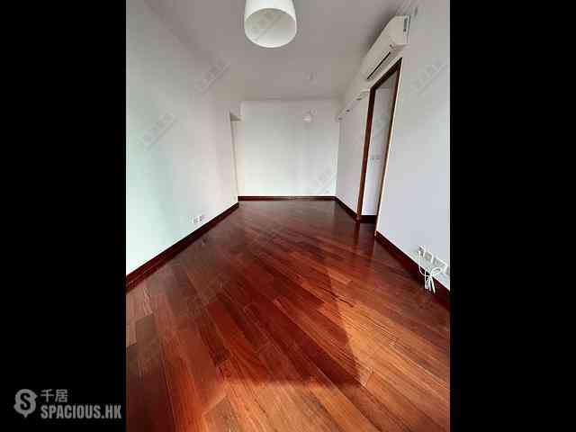 West Kowloon - The Arch Moon Tower (Block 2A) 03