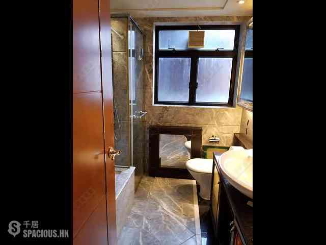 West Kowloon - The Arch Moon Tower (Block 2A) 06