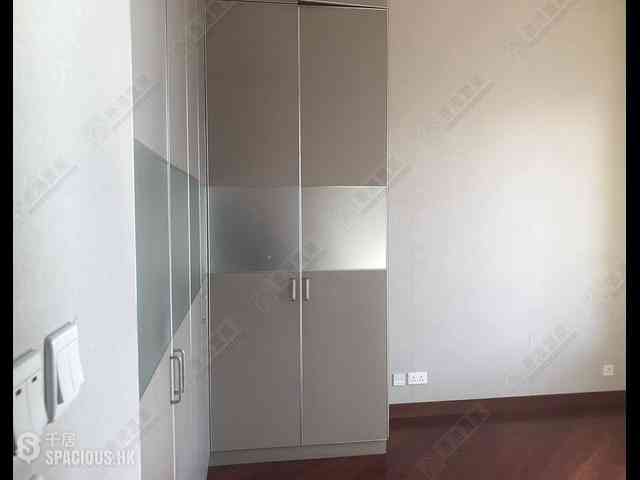 West Kowloon - The Arch Moon Tower (Block 2A) 11