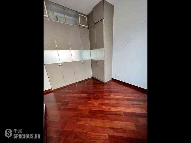 West Kowloon - The Arch Moon Tower (Block 2A) 12