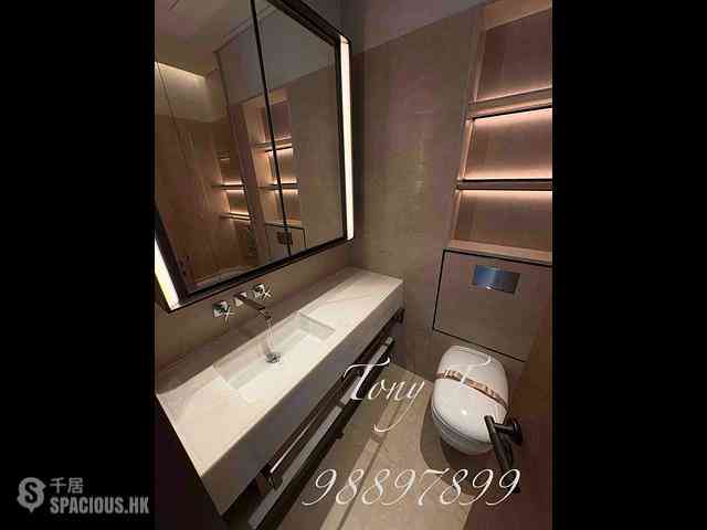 Mid Levels West - The Legacy Phase 1 Tower 2 09