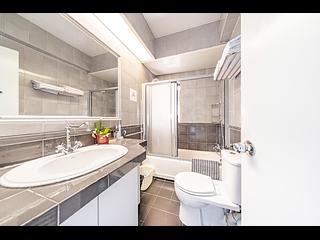 Repulse Bay - Sea Cliff Mansions 04