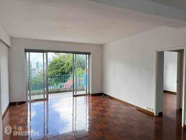 Tai Hang - Alpha Court 01