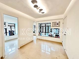 Tai Kok Tsui - Glory Royal Complex Centre Phase 2 Royal Building 03